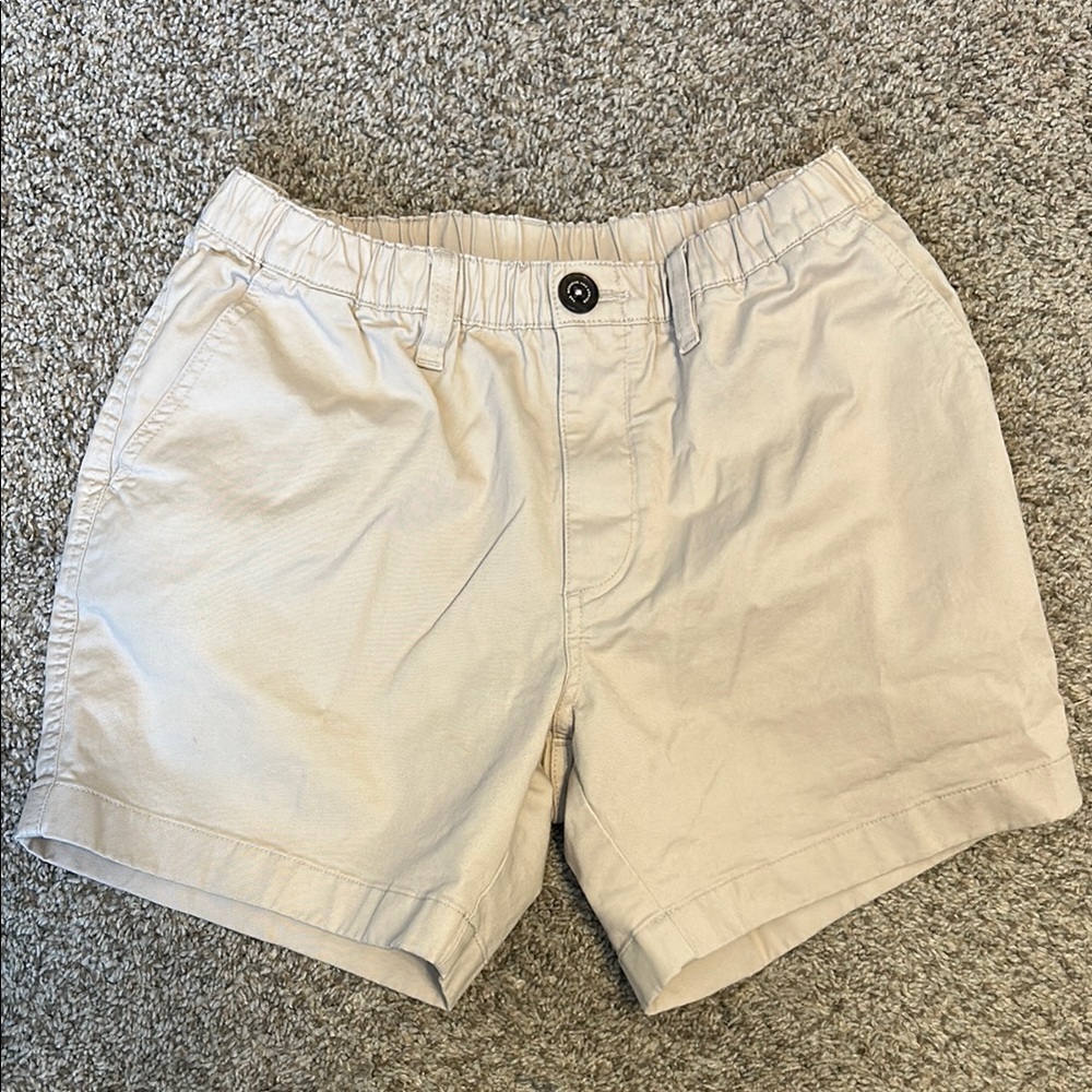 Men’s Chubbies khaki shorts. Small w/5.5”inseam 
Side pockets/single back pocket